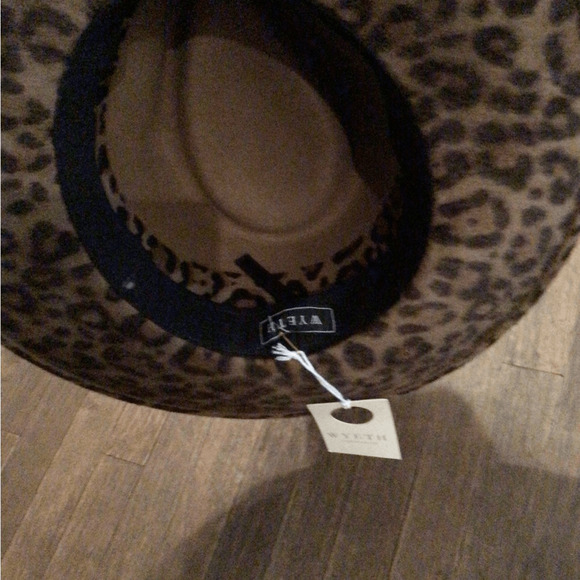 NEW! Rare Wyeth Leopard brushed wool rancher main image 3